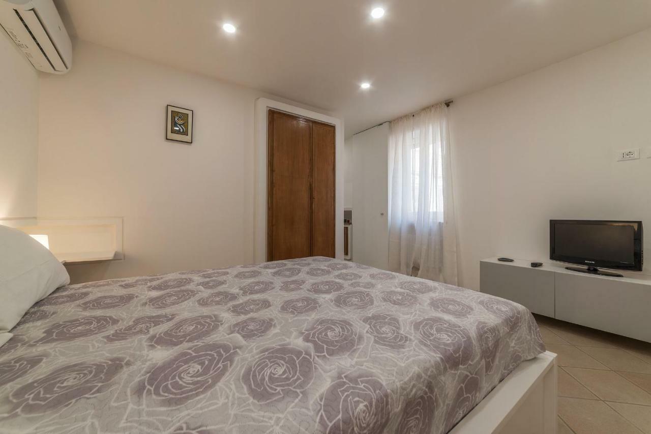 Montecitorio Lovely Apartment Roma Esterno foto